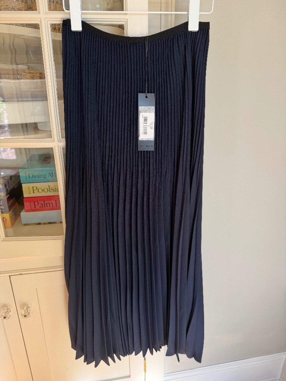 Jenni Kayne pleated skirt, size Medium, navy